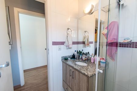 Casa à venda com 170m², 3 quartos e 4 vagasBanheiro da suíte 2