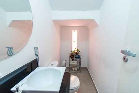 Casa à venda com 170m², 3 quartos e 4 vagasLavabo