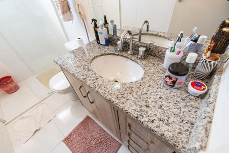 Casa à venda com 170m², 3 quartos e 4 vagasBanheiro da suíte 3