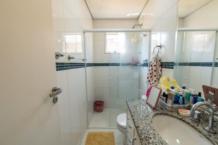 Casa à venda com 170m², 3 quartos e 4 vagasBanheiro da suíte 1