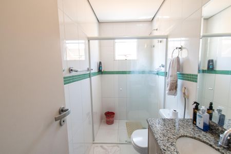 Casa à venda com 170m², 3 quartos e 4 vagasBanheiro da suíte 3