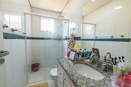Casa à venda com 170m², 3 quartos e 4 vagasBanheiro da suíte 1
