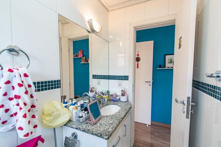 Casa à venda com 170m², 3 quartos e 4 vagasBanheiro da suíte 1