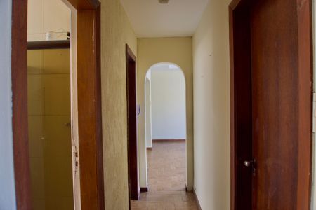 Corredor de apartamento para alugar com 3 quartos, 87m² em Calafate, Belo Horizonte