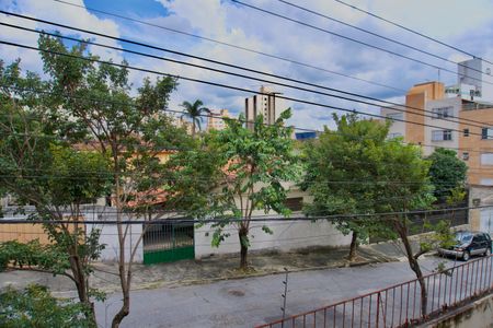 Apartamento para alugar com 87m², 3 quartos e 1 vagaQuarto 2 - Janela Vista