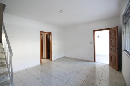 Casa de condomínio para alugar com 249m², 3 quartos e 3 vagasSala