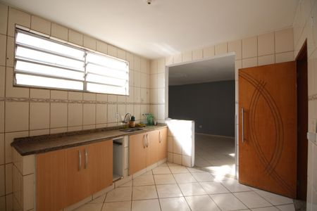 Casa de condomínio para alugar com 249m², 3 quartos e 3 vagasCozinha