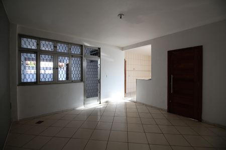 Casa de condomínio para alugar com 249m², 3 quartos e 3 vagasCopa