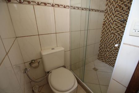 Casa de condomínio para alugar com 249m², 3 quartos e 3 vagasBanheiro Social
