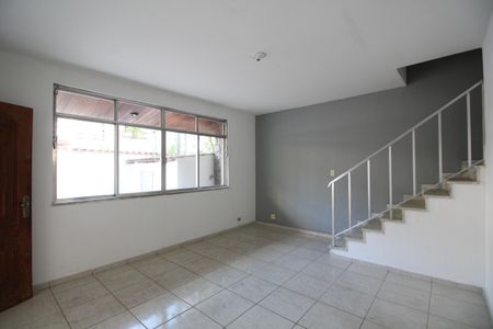 Casa de condomínio para alugar com 249m², 3 quartos e 3 vagasSala