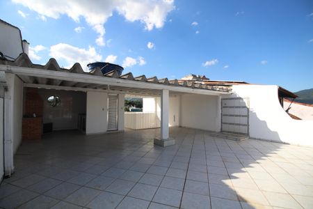 Casa de condomínio para alugar com 249m², 3 quartos e 3 vagasTerraço