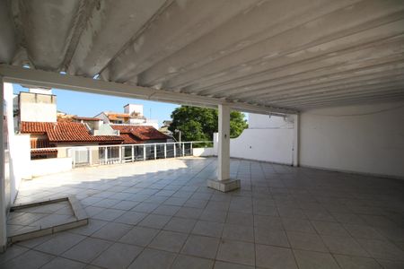 Casa de condomínio para alugar com 249m², 3 quartos e 3 vagasTerraço