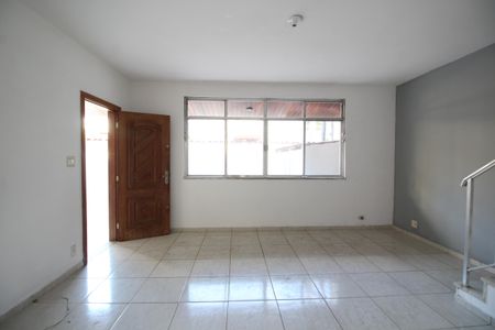 Casa de condomínio para alugar com 249m², 3 quartos e 3 vagasSala
