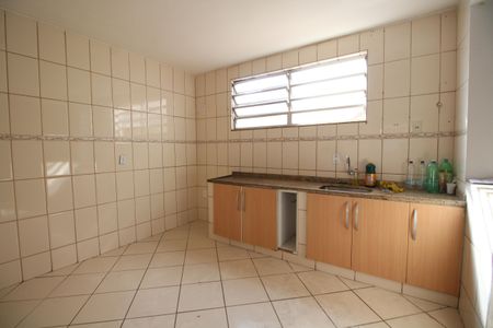 Casa de condomínio para alugar com 249m², 3 quartos e 3 vagasCozinha
