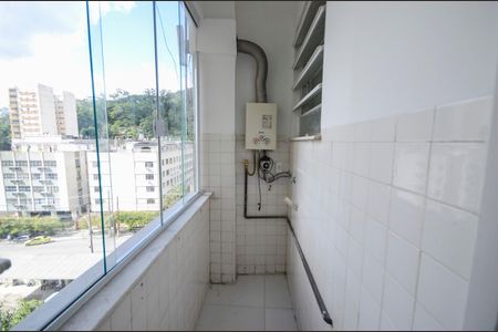 Apartamento à venda com 68m², 2 quartos e 1 vagaÁrea de Serviço