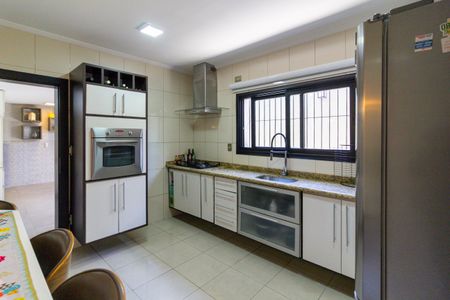 Casa para alugar com 180m², 3 quartos e 2 vagasCozinha