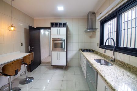 Cozinha de casa para alugar com 2 quartos, 180m² em Campo Belo, São Paulo
