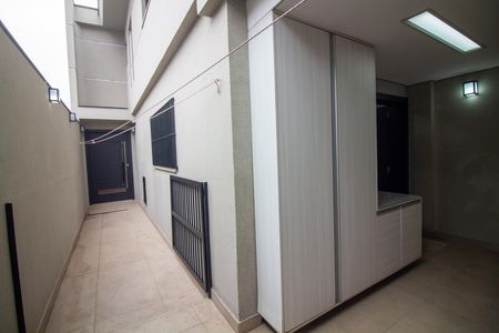 Corredor  de casa para alugar com 2 quartos, 180m² em Campo Belo, São Paulo