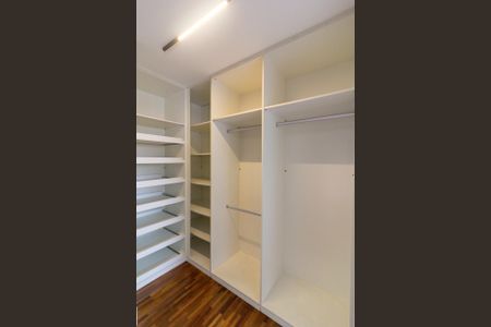 Casa para alugar com 180m², 3 quartos e 2 vagasCloset Suíte 2