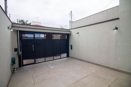 Garagem de casa para alugar com 2 quartos, 180m² em Campo Belo, São Paulo
