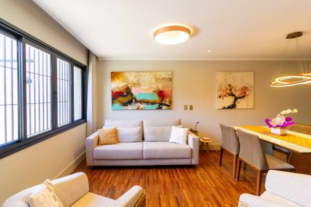 Casa para alugar com 180m², 3 quartos e 2 vagasSala