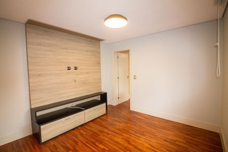 Sala Intima de casa para alugar com 2 quartos, 180m² em Campo Belo, São Paulo