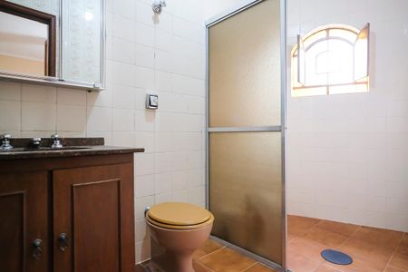 Casa à venda com 506m², 3 quartos e 4 vagasBanheiro da suíte 1