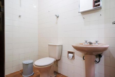 Casa à venda com 506m², 3 quartos e 4 vagasBanheiro da Suíte 2