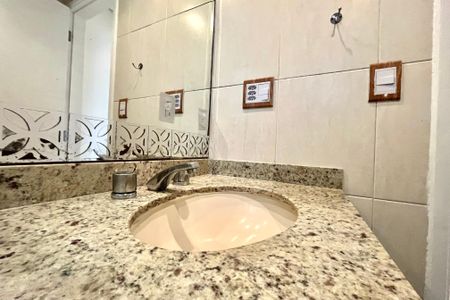 Apartamento para alugar com 93m², 3 quartos e 2 vagas Apartamento para alugar com 93m², 3 quartos e 2 vagasBanheiro Corredor