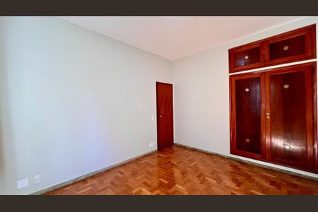 Apartamento à venda com 120m², 4 quartos e 1 vagaQuarto 2