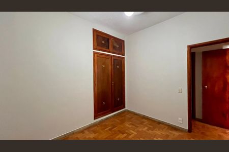 Apartamento à venda com 120m², 4 quartos e 1 vagaQuarto 2