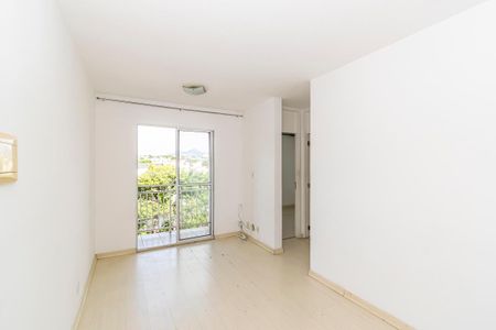 Sala de apartamento para alugar com 2 quartos, 50m² em Parada de Lucas, Rio de Janeiro