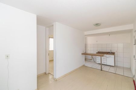 Sala de apartamento para alugar com 2 quartos, 50m² em Parada de Lucas, Rio de Janeiro