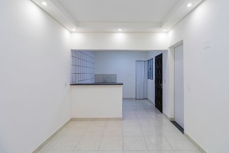 Casa para alugar com 60m², 2 quartos e sem vaga Casa para alugar com 60m², 2 quartos e sem vagaSala