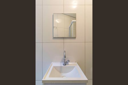 Casa para alugar com 60m², 2 quartos e sem vaga Casa para alugar com 60m², 2 quartos e sem vagaBanheiro Social