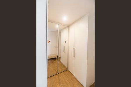 Apartamento à venda com 107m², 3 quartos e 2 vagasCloset da suíte 1