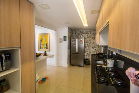 Apartamento à venda com 107m², 3 quartos e 2 vagasCozinha
