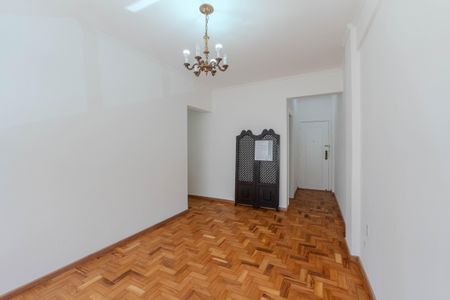 Apartamento à venda com 70m², 2 quartos e 1 vagaSala