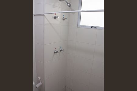 Banheiro social de apartamento para alugar com 2 quartos, 45m² em Guaratiba, Rio de Janeiro