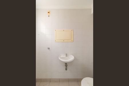 Apartamento para alugar com 101m², 3 quartos e 2 vagas Apartamento para alugar com 101m², 3 quartos e 2 vagasBanheiro de Serviço