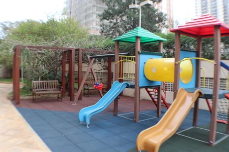 Apartamento para alugar com 107m², 3 quartos e 2 vagas Apartamento para alugar com 107m², 3 quartos e 2 vagasÁrea comum - Playground