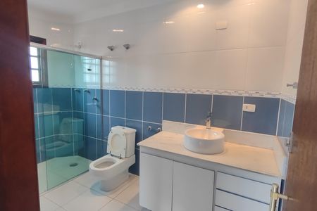 Casa à venda com 490m², 4 quartos e 6 vagas Casa à venda com 490m², 4 quartos e 6 vagasBanheiro da Suíte 3