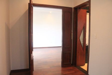 Casa à venda com 490m², 4 quartos e 6 vagasCloset da suíte 1