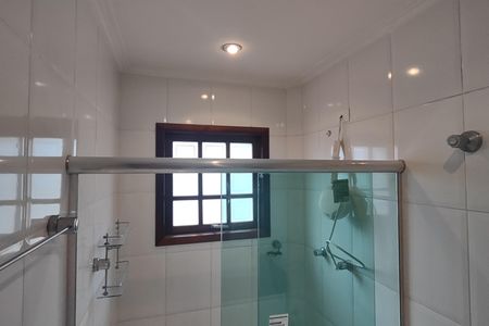 Casa à venda com 490m², 4 quartos e 6 vagas Casa à venda com 490m², 4 quartos e 6 vagasBanheiro da Suíte 2