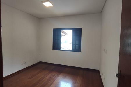 Casa à venda com 490m², 4 quartos e 6 vagas Casa à venda com 490m², 4 quartos e 6 vagasQuarto