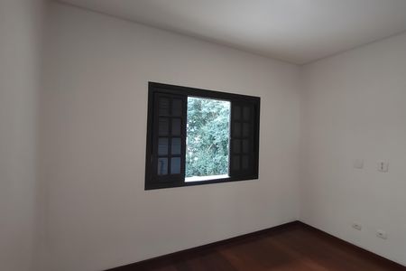 Casa à venda com 490m², 4 quartos e 6 vagas Casa à venda com 490m², 4 quartos e 6 vagasQuarto