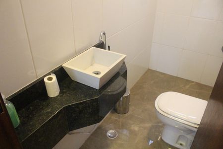 Casa à venda com 490m², 4 quartos e 6 vagasLavabo