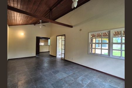 Casa para alugar com 200m², 3 quartos e 8 vagasSala 