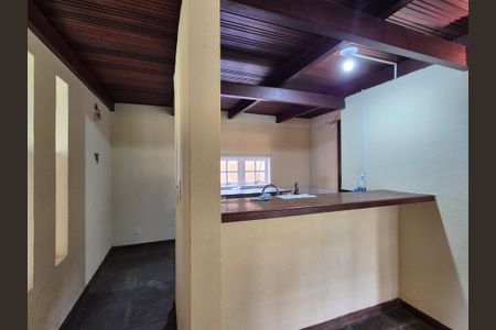 Casa para alugar com 200m², 3 quartos e 8 vagasCozinha 