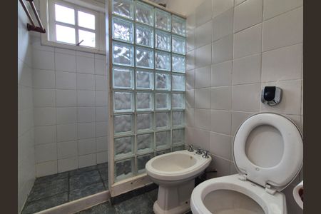 Casa para alugar com 200m², 3 quartos e 8 vagasBanheiro 